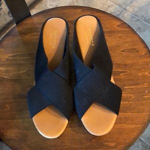 Black sandal wedges